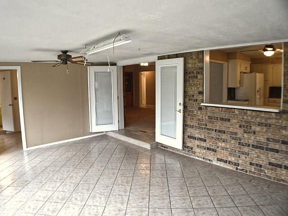 4th image of 2319 Grisso Dr