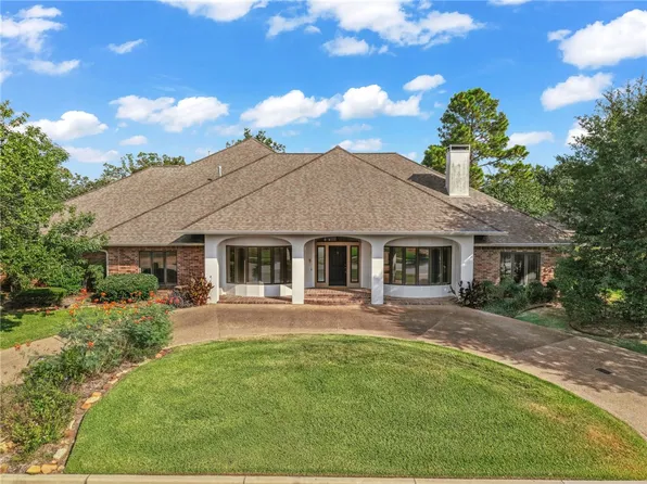 9261 Brookwater Cir, College Station, TX 77845