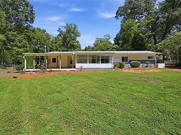 3rd image of 204 Pineburr Rd