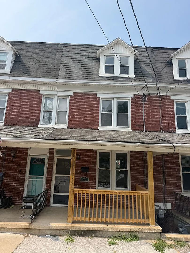 Single Family Home Available in Red Lion — Photo 1
