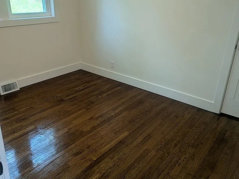 407 La Rue Ave — Photo 8