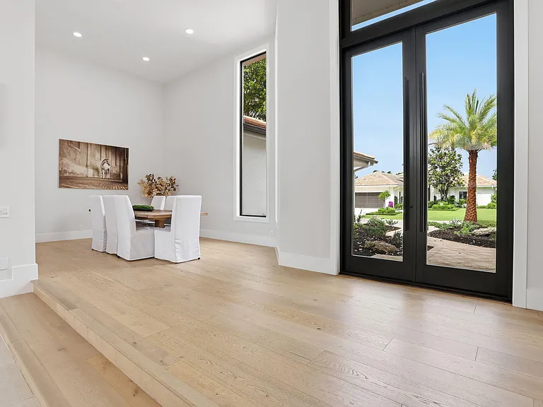 11180 Isle Brook Ct — Photo 14