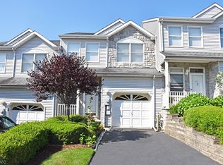 70 Summerhill Dr, Morris Plains, NJ 07950