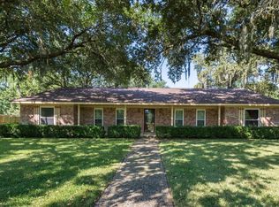 2004 Sleepy Hollow Dr, Pearland, TX 77581