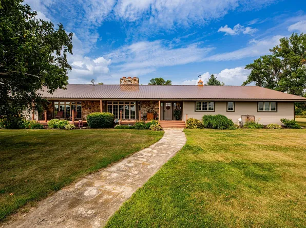 8005 Highway 32, Gwinner, ND 58040