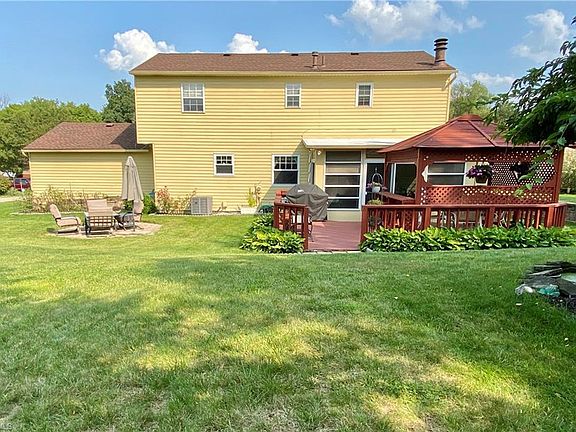 2nd image of 18960 Hunters Pointe Dr