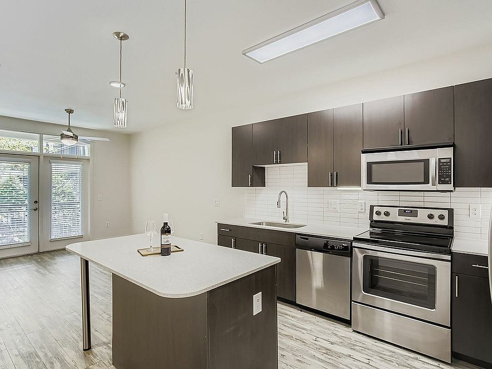 3101 Smith St - Web Quality - 004 - 05 325 Kitchen