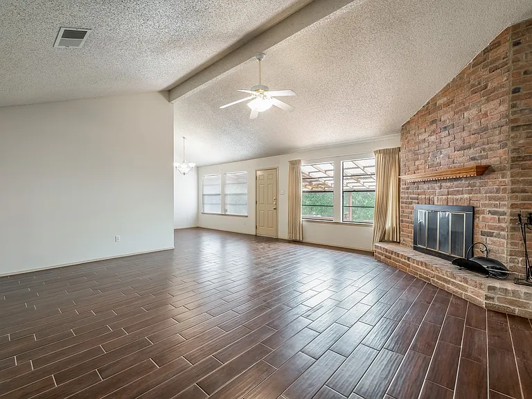 1006 Silbury Dr — Photo 3