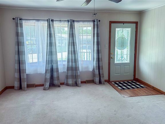 2nd image of 108 Larkspur Dr