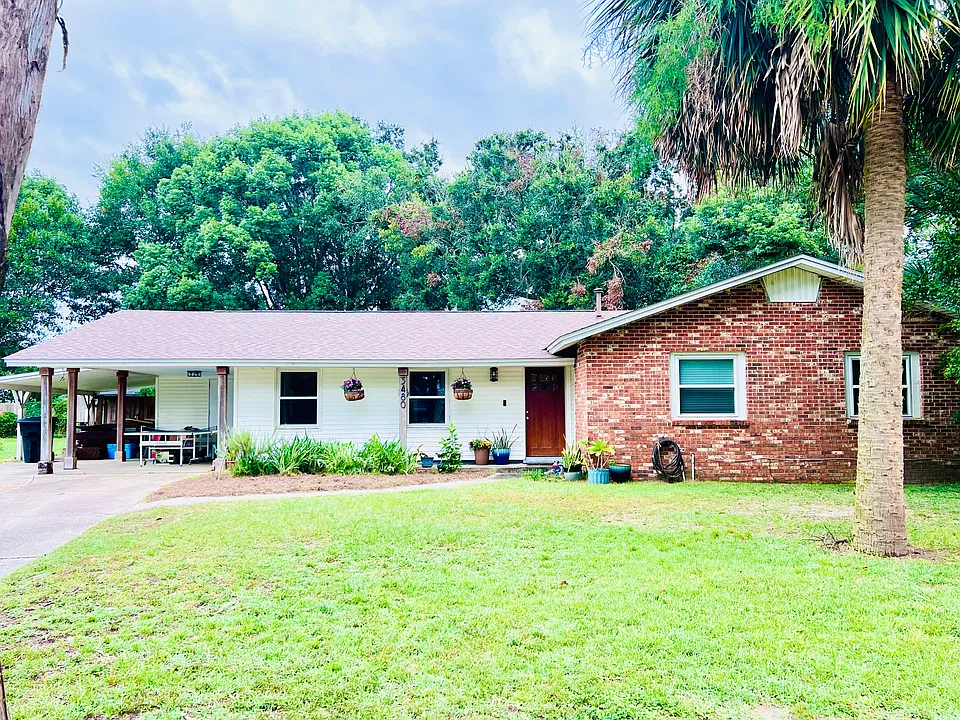 3480 Seabreeze Dr