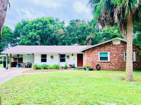 3480 Seabreeze Dr, Pensacola, FL 32503