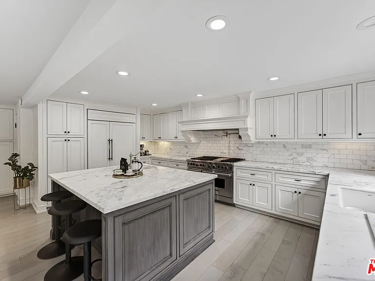 760 S San Rafael Ave — Photo 13