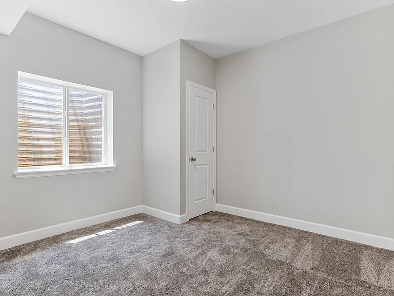 490 W Ridge Cir — Photo 41