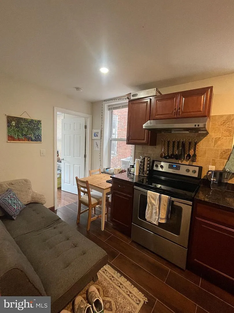 1 bed, 500 sqft, $1,050 — Photo 4