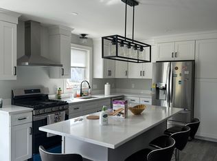 7 Mary Ave, Chelmsford, MA 01824