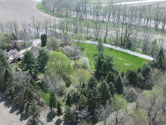 3rd image of 4405 D Rd