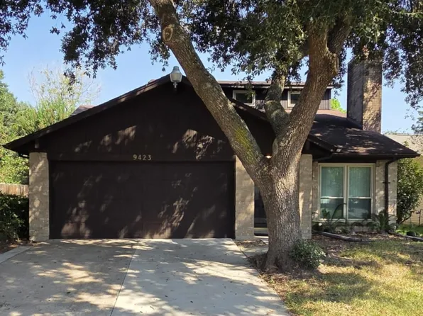 9423 Garden Bridge St, Houston, TX 77075