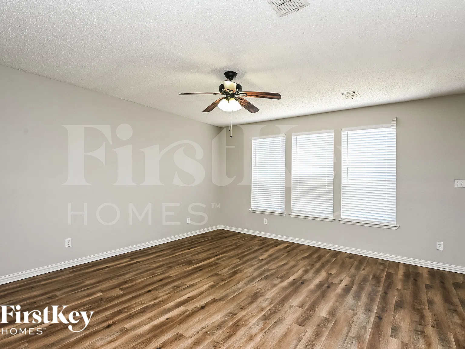 4 bed, 2.5 bath, 2738 sqft, $2,520 — Photo 2