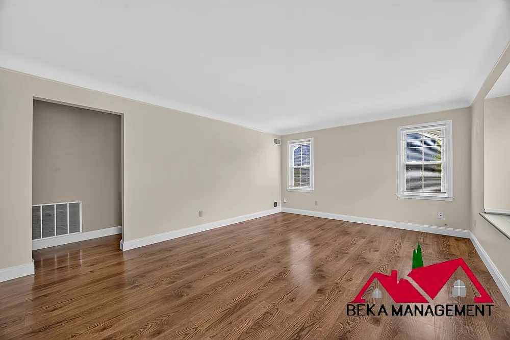 2 bed, 1050 sqft, $1,900 — Photo 4