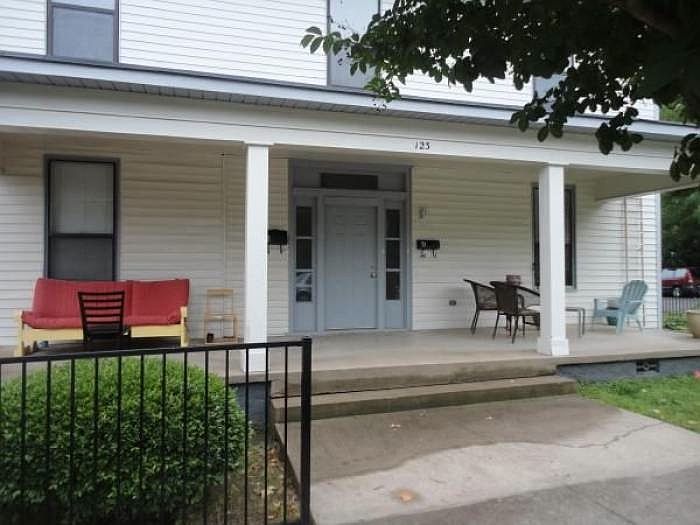 1st image of 123A W 15th St