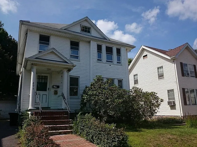 200 Maple St #2 — Photo 11