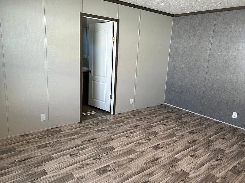 3 bed, 2.0 bath, $1,050 — Photo 4