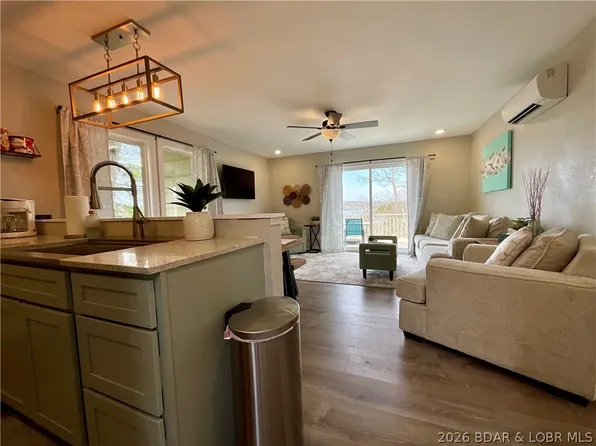 463 Staniel Cay Dr, Osage Beach, MO 65065