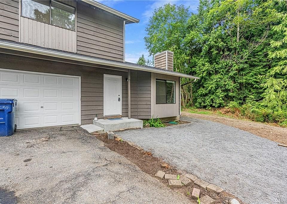 1st image of 620 91st Ave SE Unit A