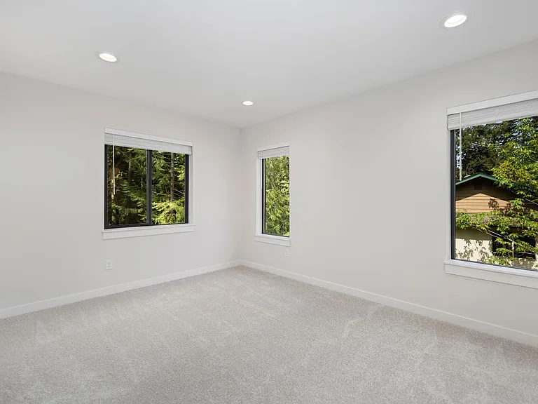 18545 Woodside Dr SE — Photo 25