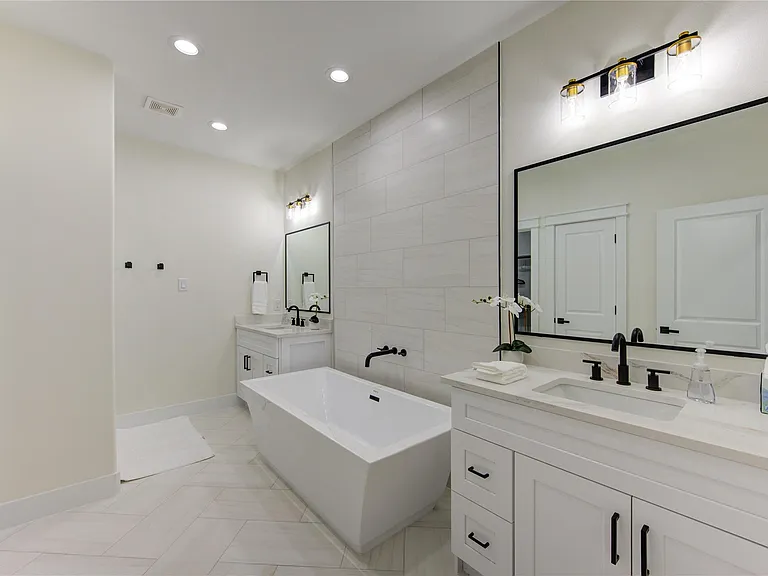 3406 Garapan St #B — Photo 24