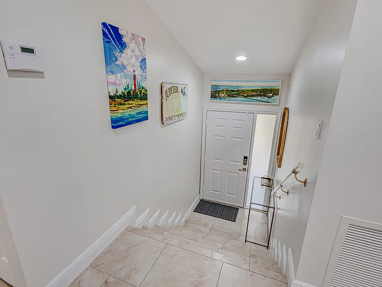 13 Lexington Ln E #F — Photo 4