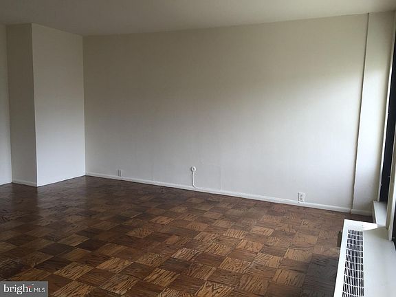 3rd image of 210 Locust St #4EW