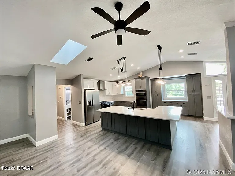 1031 Club House Blvd — Photo 5