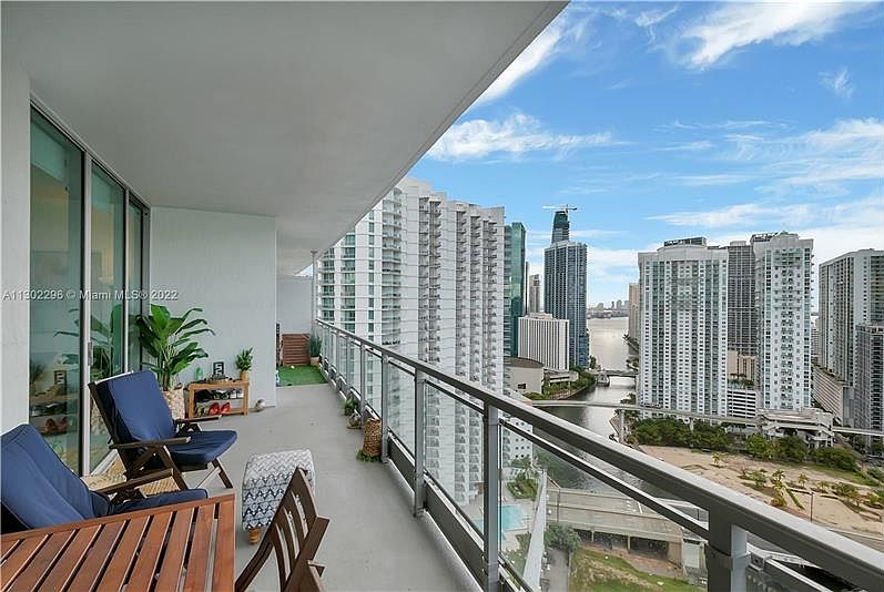 1st image of 90 SW 3rd St APT 3211