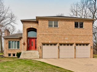 1253 W Groh Ct, Palatine, IL 60067