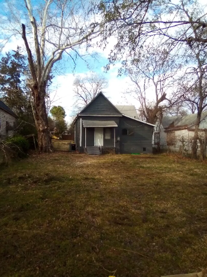 514 E Sears St Denison — Photo 3