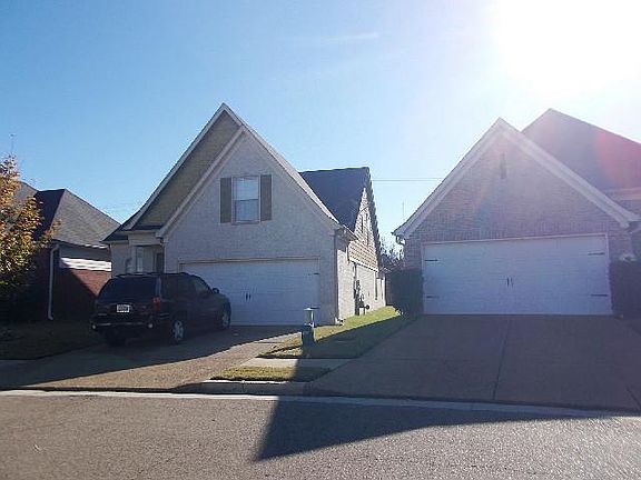 4th image of 886 Tamarind Ln
