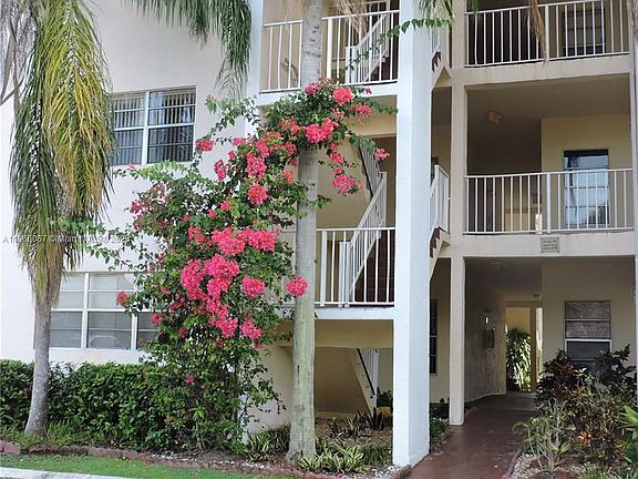 2nd image of 15295 SW 107th Ln APT 1011