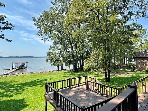 4th image of 128 Lakeview Cir