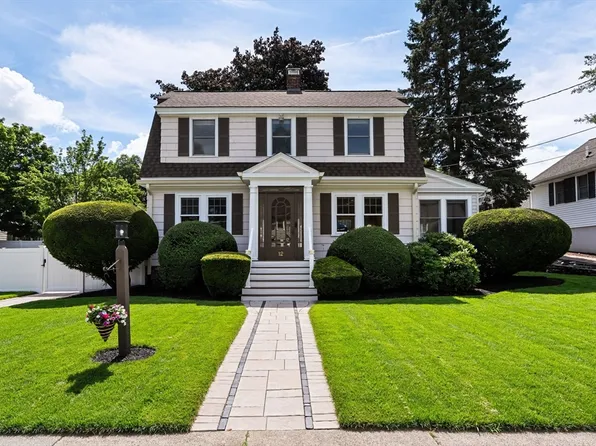 12 Sunset Rd, Stoneham, MA 02180