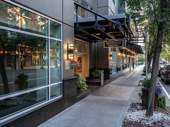 Leasing Office Entrance