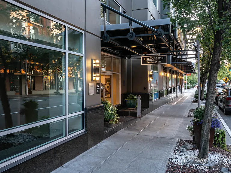 Leasing Office Entrance