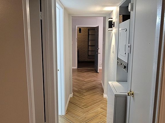 5th image of 425 N Gilmer St #10