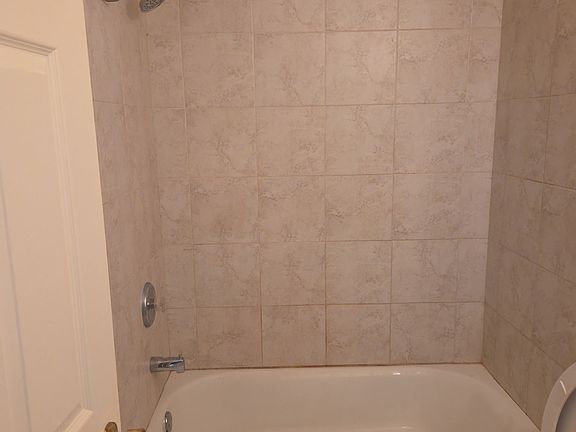 3rd image of 1638 Garfield Ave APT 1