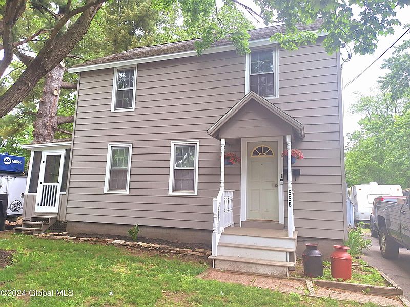 2nd image of 558 Lower Elizabeth Street
