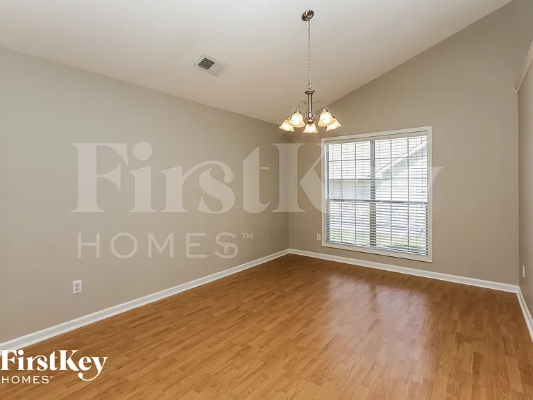 200 Summer Hill Dr — Photo 5