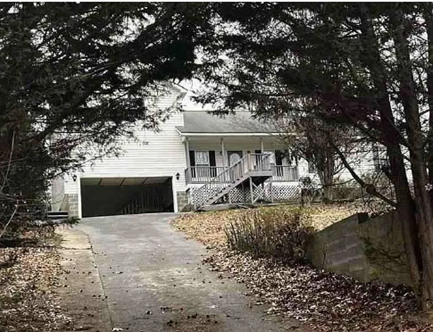 249 Jo Ann Dr SE photo 1