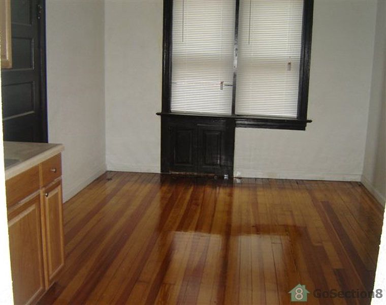 2nd image of 2752 Keokuk St #A