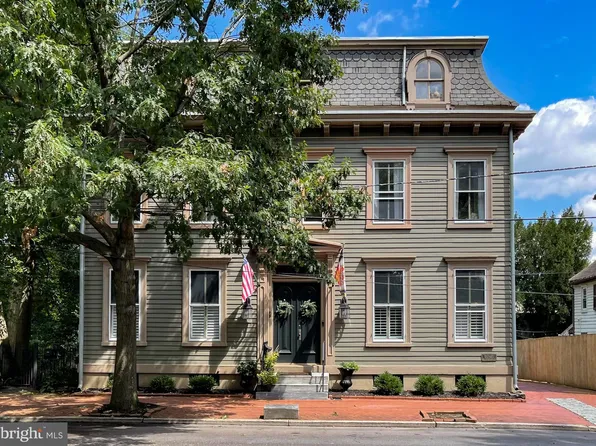 25 Farnsworth Ave, Bordentown, NJ 08505