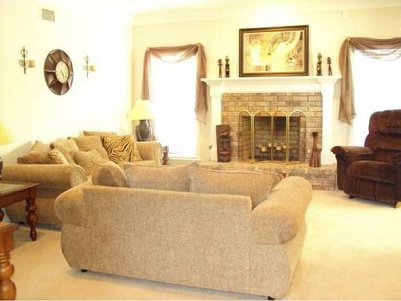 3rd image of 1000 Capistrano Ct